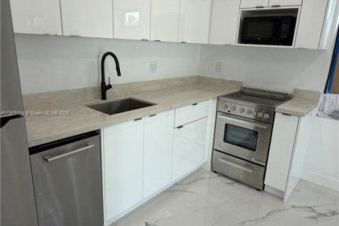 Casa en venta en Hollywood, Florida, 3 dormitorios, 83.98 m2 № 1964685 - foto 9