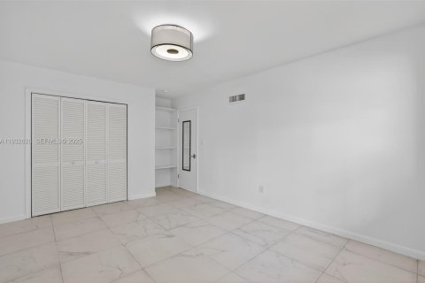 Copropriété à louer à Coral Gables, Floride: 3 chambres, 130.34 m2 № 1991569 - photo 19