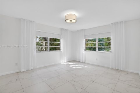 Copropriété à louer à Coral Gables, Floride: 3 chambres, 130.34 m2 № 1991569 - photo 7