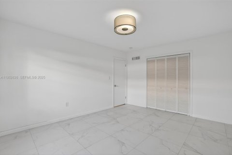 Copropriété à louer à Coral Gables, Floride: 3 chambres, 130.34 m2 № 1991569 - photo 14