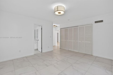 Copropriété à louer à Coral Gables, Floride: 3 chambres, 130.34 m2 № 1991569 - photo 9