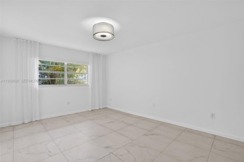 Copropriété à louer à Coral Gables, Floride: 3 chambres, 130.34 m2 № 1991569 - photo 17