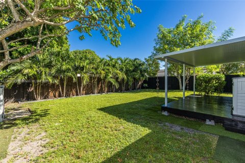 Villa ou maison à vendre à Miami, Floride: 3 chambres, 76.55 m2 № 1956971 - photo 22