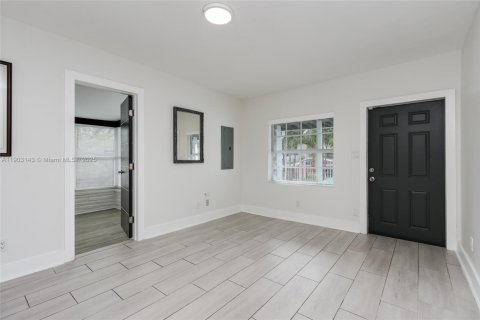 Villa ou maison à vendre à Miami, Floride: 3 chambres, 76.55 m2 № 1956971 - photo 11