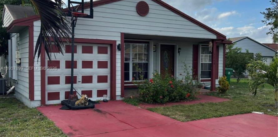 Дом в Мирамар, Флорида 3 спальни, 92.07м2 № 2005314