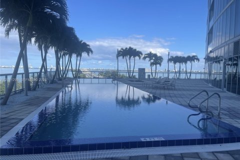 Condo in Miami, Florida, 2 bedrooms  № 2075272 - photo 25