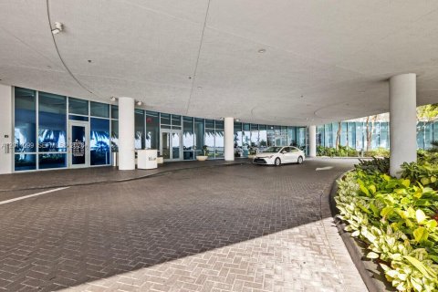 Condo in Miami, Florida, 2 bedrooms  № 2075272 - photo 3