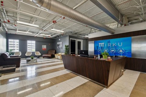 Propiedad comercial en alquiler en Tampa, Florida, 557.41 m2 № 1196903 - foto 18