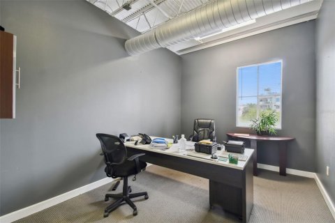 Propiedad comercial en alquiler en Tampa, Florida, 557.41 m2 № 1196903 - foto 23