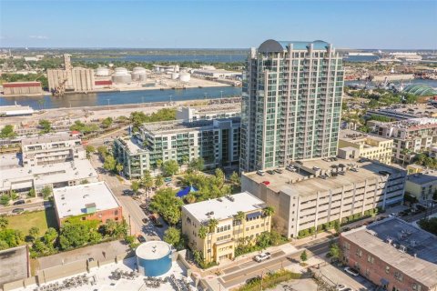 Propiedad comercial en alquiler en Tampa, Florida, 557.41 m2 № 1196903 - foto 6