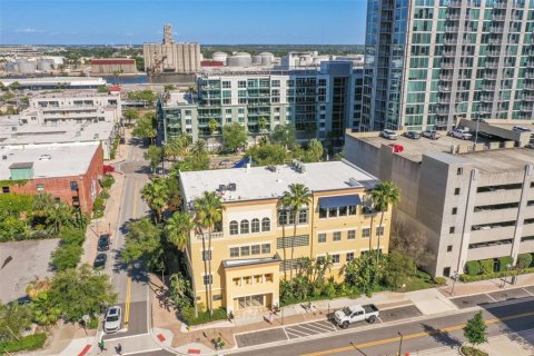 Propiedad comercial en alquiler en Tampa, Florida, 557.41 m2 № 1196903 - foto 5