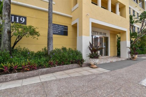 Propiedad comercial en alquiler en Tampa, Florida, 557.41 m2 № 1196903 - foto 10