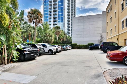Propiedad comercial en alquiler en Tampa, Florida, 557.41 m2 № 1196903 - foto 15