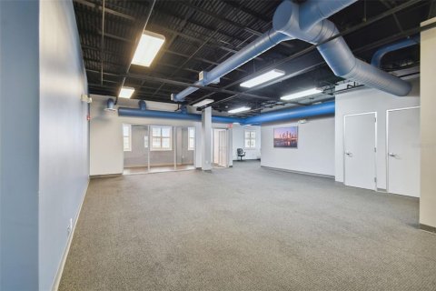 Propiedad comercial en alquiler en Tampa, Florida, 557.41 m2 № 1196903 - foto 29