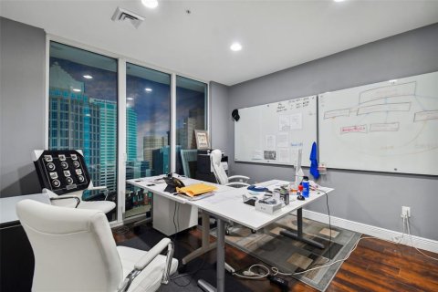 Propiedad comercial en alquiler en Tampa, Florida, 557.41 m2 № 1196903 - foto 20