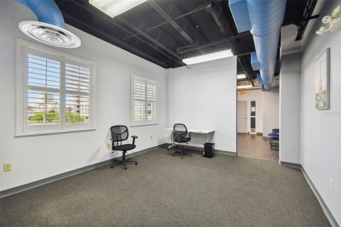 Propiedad comercial en alquiler en Tampa, Florida, 557.41 m2 № 1196903 - foto 30