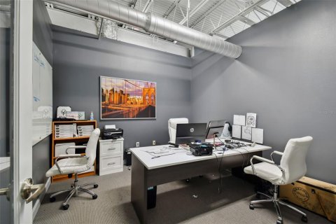 Propiedad comercial en alquiler en Tampa, Florida, 557.41 m2 № 1196903 - foto 24