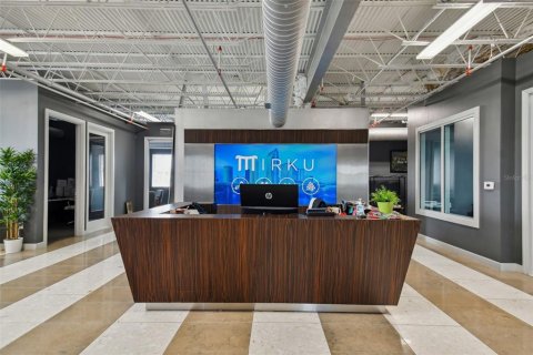Propiedad comercial en alquiler en Tampa, Florida, 557.41 m2 № 1196903 - foto 17