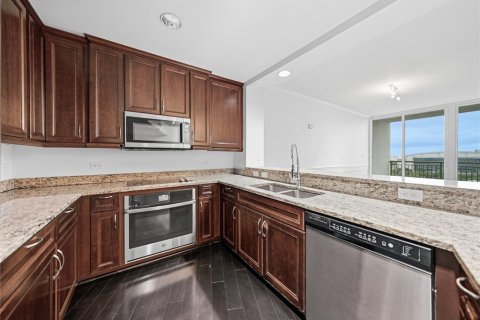 Copropriété à vendre à Tampa, Floride: 2 chambres, 115.38 m2 № 2285596 - photo 13