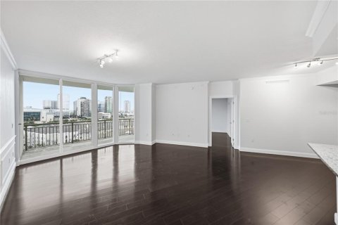 Copropriété à vendre à Tampa, Floride: 2 chambres, 115.38 m2 № 2285596 - photo 18