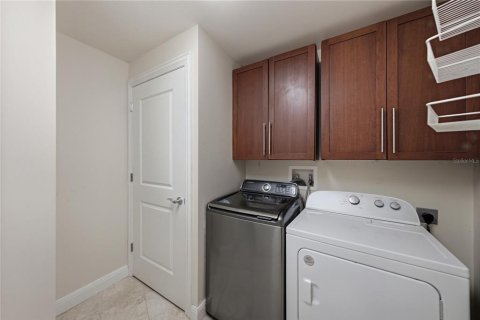 Copropriété à vendre à Tampa, Floride: 2 chambres, 115.38 m2 № 2285596 - photo 8