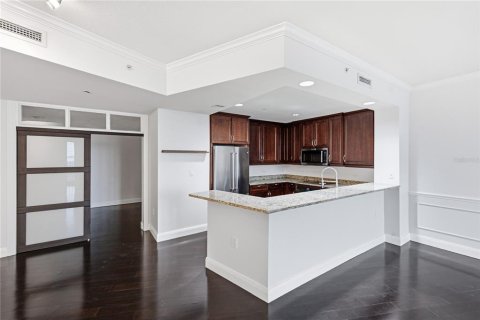 Copropriété à vendre à Tampa, Floride: 2 chambres, 115.38 m2 № 2285596 - photo 11