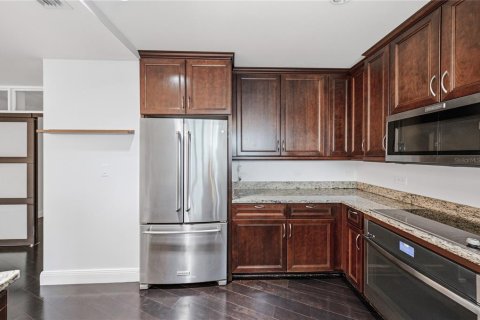 Copropriété à vendre à Tampa, Floride: 2 chambres, 115.38 m2 № 2285596 - photo 16