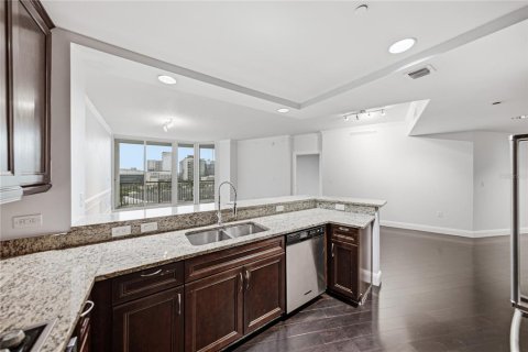 Copropriété à vendre à Tampa, Floride: 2 chambres, 115.38 m2 № 2285596 - photo 15