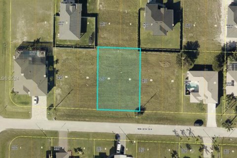 Land in Cape Coral, Florida № 1939780