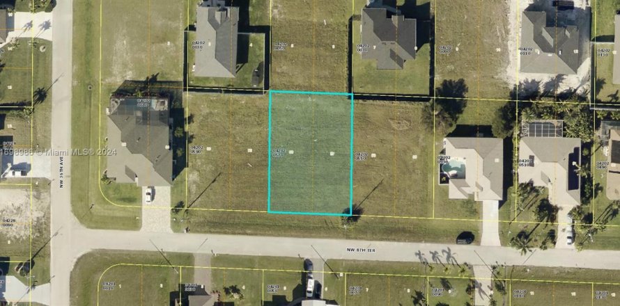 Land in Cape Coral, Florida № 1939780