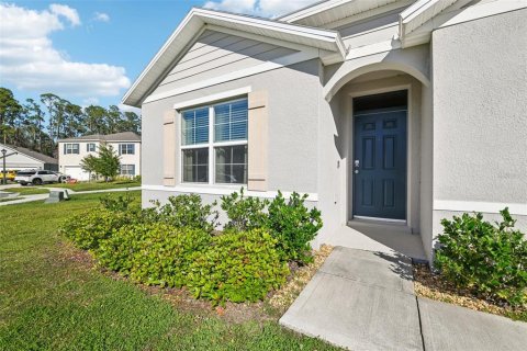 House in Tavares, Florida 4 bedrooms, 171.5 sq.m. № 1583876 - photo 2