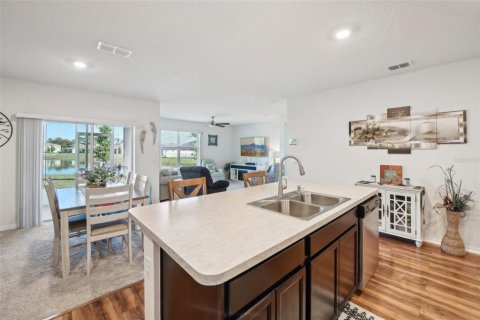 House in Tavares, Florida 4 bedrooms, 171.5 sq.m. № 1583876 - photo 13