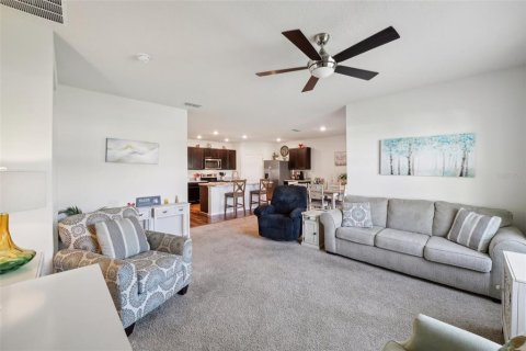House in Tavares, Florida 4 bedrooms, 171.5 sq.m. № 1583876 - photo 21