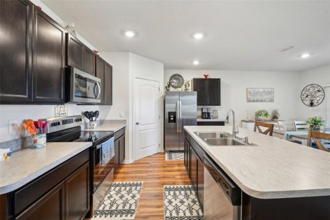 House in Tavares, Florida 4 bedrooms, 171.5 sq.m. № 1583876 - photo 8