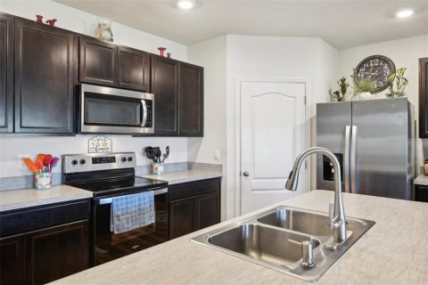 House in Tavares, Florida 4 bedrooms, 171.5 sq.m. № 1583876 - photo 7