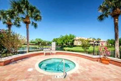 Condo in Saint Petersburg, Florida, 1 bedroom № 2214250 - photo 28