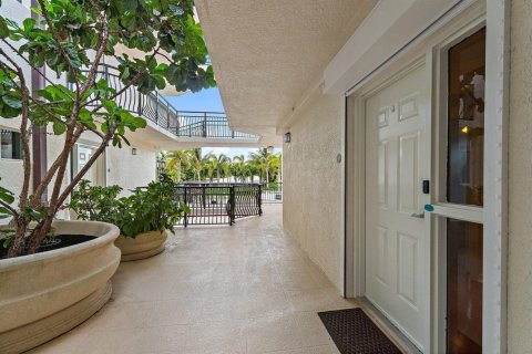 Condo in Palm Beach Shores, Florida, 3 bedrooms  № 2146996 - photo 8