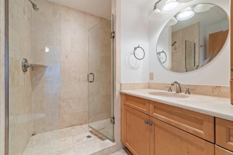 Condo in Palm Beach Shores, Florida, 3 bedrooms  № 2146996 - photo 26