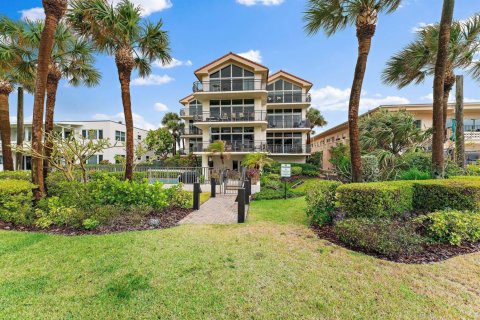 Condo in Palm Beach Shores, Florida, 3 bedrooms  № 2146996 - photo 5