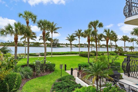 Condo in Palm Beach Shores, Florida, 3 bedrooms  № 2146996 - photo 3
