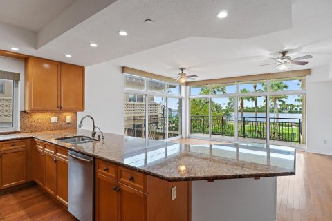 Condo in Palm Beach Shores, Florida, 3 bedrooms  № 2146996 - photo 15