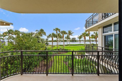 Condo in Palm Beach Shores, Florida, 3 bedrooms  № 2146996 - photo 17