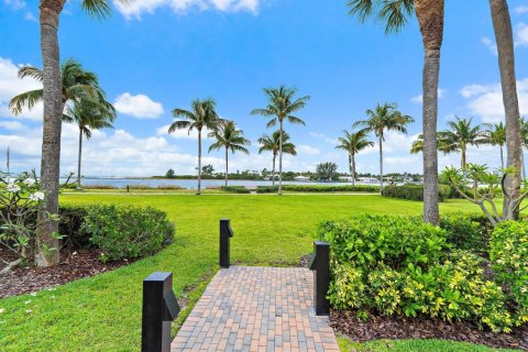Condo in Palm Beach Shores, Florida, 3 bedrooms  № 2146996 - photo 4