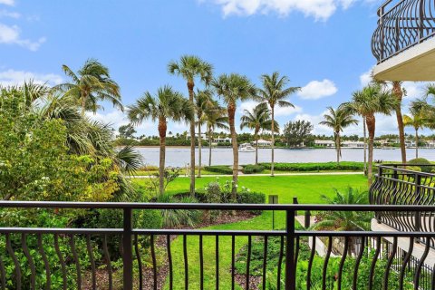 Condo in Palm Beach Shores, Florida, 3 bedrooms  № 2146996 - photo 18