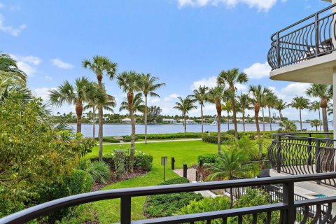 Condo in Palm Beach Shores, Florida, 3 bedrooms № 2146996