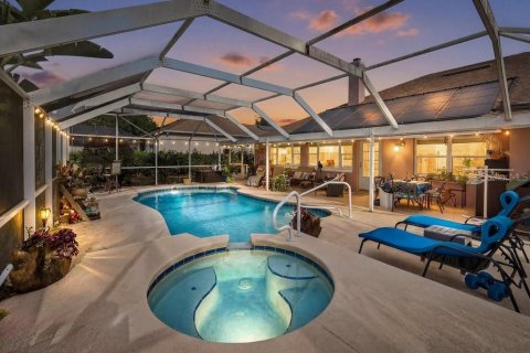 House in Palm Coast, Florida 3 bedrooms, 240.15 sq.m. № 2199309 - photo 25