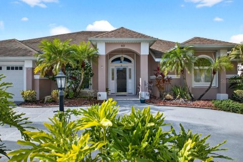 House in Palm Coast, Florida 3 bedrooms, 240.15 sq.m. № 2199309 - photo 2