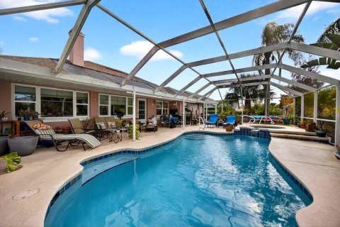 House in Palm Coast, Florida 3 bedrooms, 240.15 sq.m. № 2199309 - photo 24