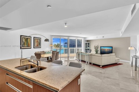 Купить кондоминиум в Санни-Айлс-Бич, Флорида 2 спальни, 175.21м2, № 2048521 - фото 25