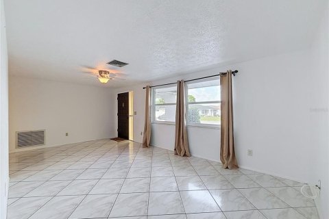 Villa ou maison à vendre à Port Richey, Floride: 3 chambres, 135.64 m2 № 2215641 - photo 8